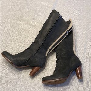 UGG Boots Size 7 Black with fur trim up the back